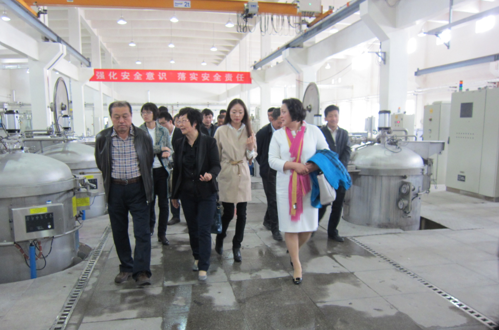 金融助力企業(yè)發(fā)展——協(xié)會(huì)聯(lián)合包商銀行對(duì)羊絨行業(yè)展開調(diào)研