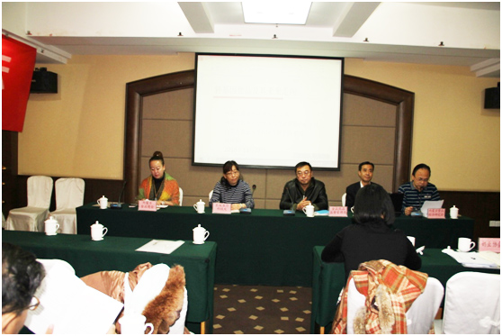 第二屆食品經(jīng)濟與安全高峰論壇暨轉(zhuǎn)基因食品及其未來走向討論會在呼和浩特召開