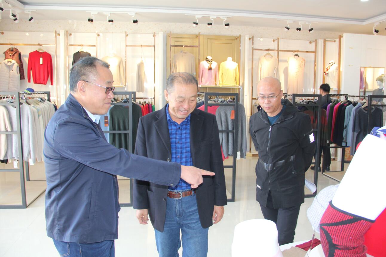 林永亮執(zhí)行會(huì)長(zhǎng)一行到內(nèi)蒙古愛(ài)立特紡織有限公司調(diào)研