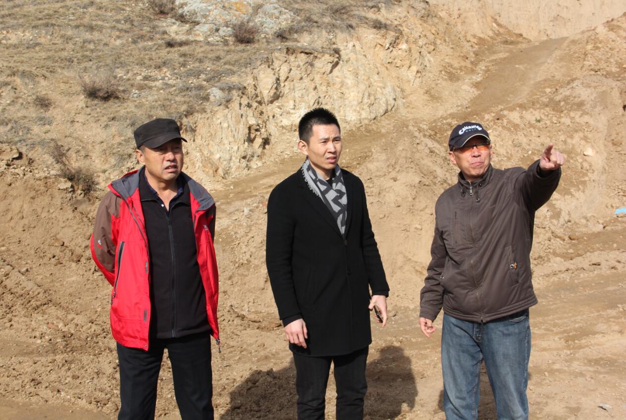 溝通服務(wù)，積極搭建供需服務(wù)平臺(tái)